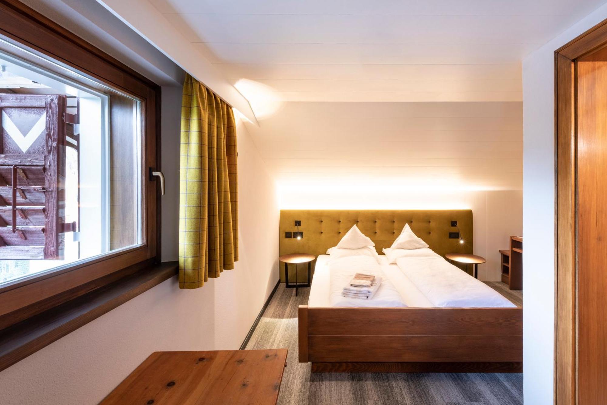 אורטיסיי Hotel Platz מראה חיצוני תמונה