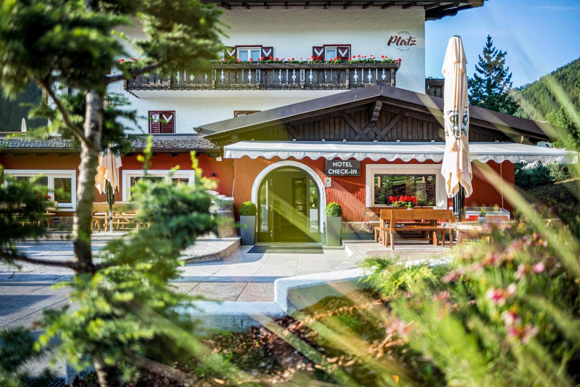 אורטיסיי Hotel Platz מראה חיצוני תמונה